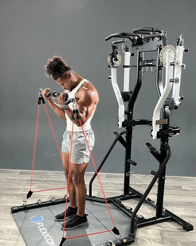 Biceps curl on the FLEXICON tower.